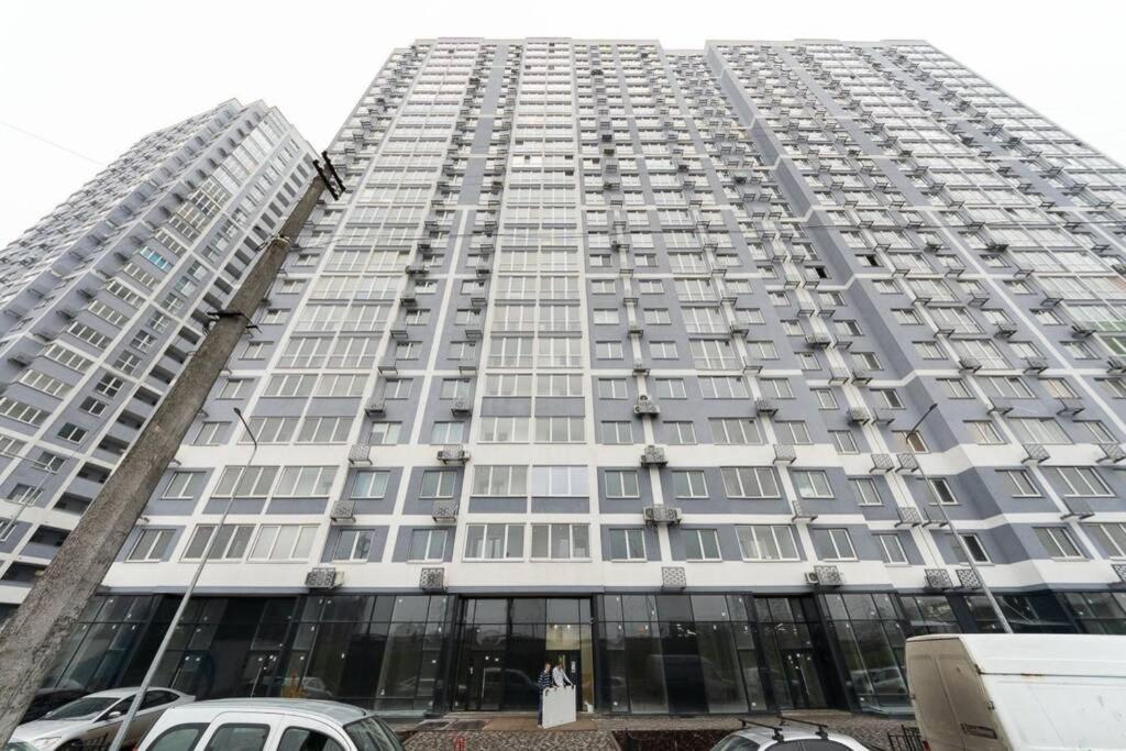 Современные Апартаменты Метро Харьковская Генератор В Доме Kiev Exterior foto